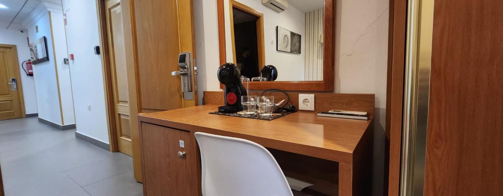 Hotel Rambla Emerita, Centro Ciudad เมรีดา ภายนอก รูปภาพ