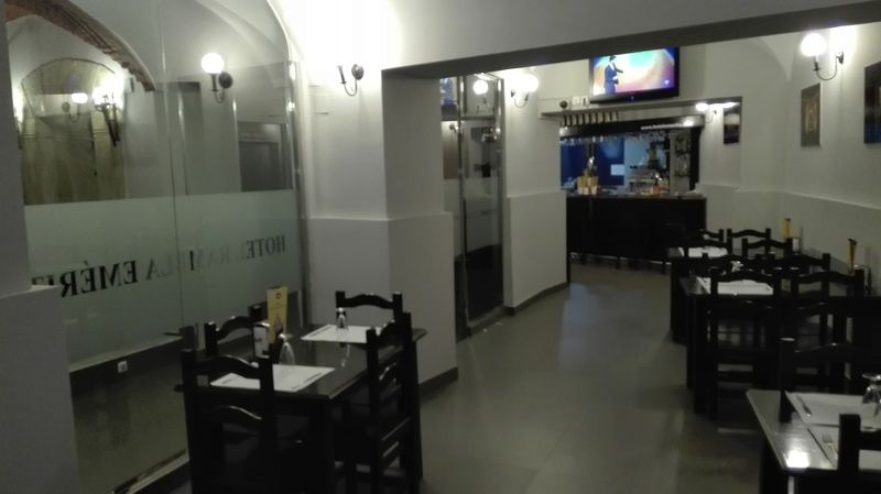Hotel Rambla Emerita, Centro Ciudad เมรีดา ภายนอก รูปภาพ