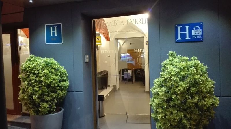 Hotel Rambla Emerita, Centro Ciudad เมรีดา ภายนอก รูปภาพ